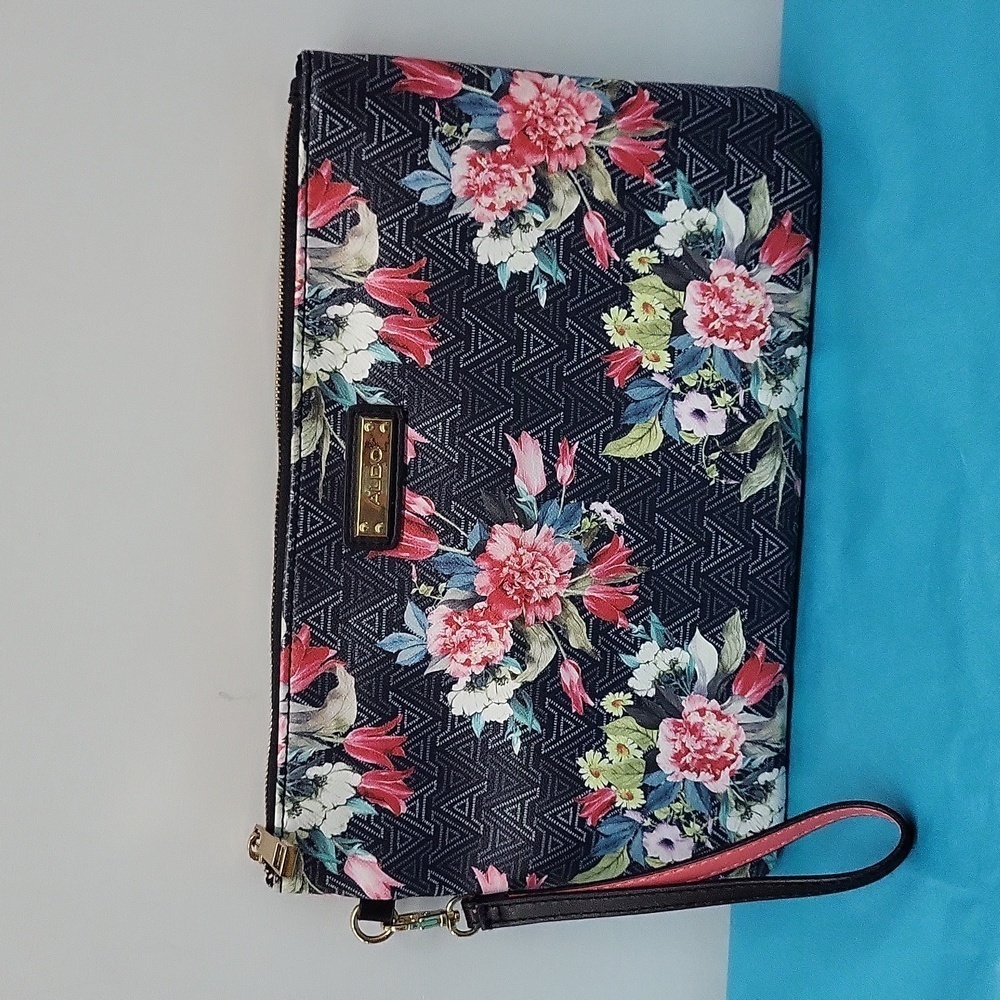 NWOT Aldo Floral Makeup Bag Clutch Wristlet
